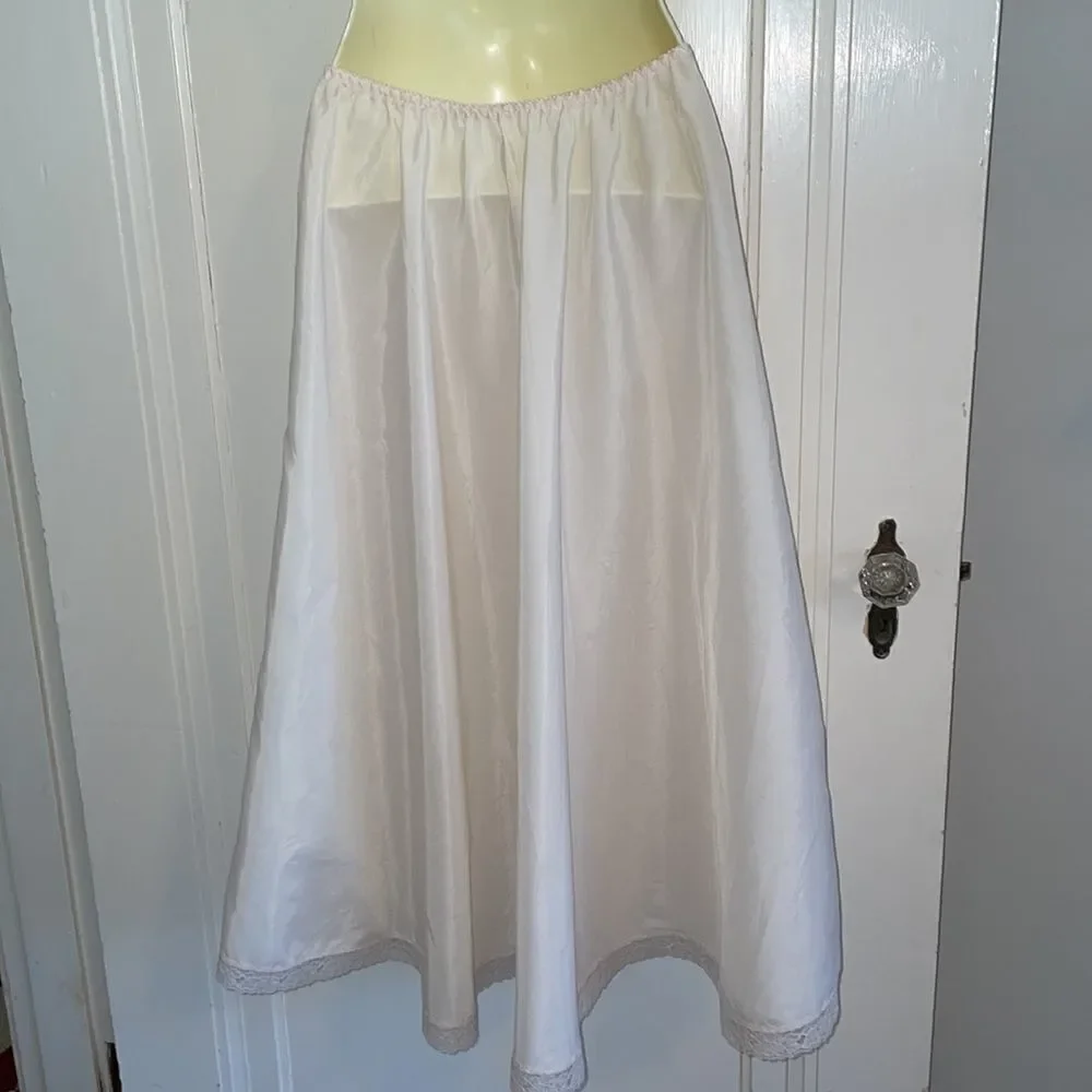 Vtg Wondermaid extremely light pink full skirt half slip - Picture 3 of 7